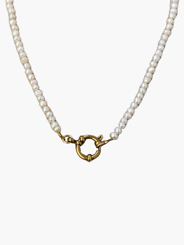 Classic pearl necklace