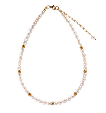 Classical freshwater pearls necklace with golden beads