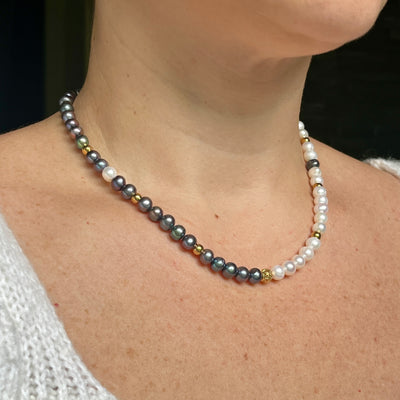 Half black half white pearls necklace