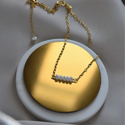 Freshwater pearls bar necklace