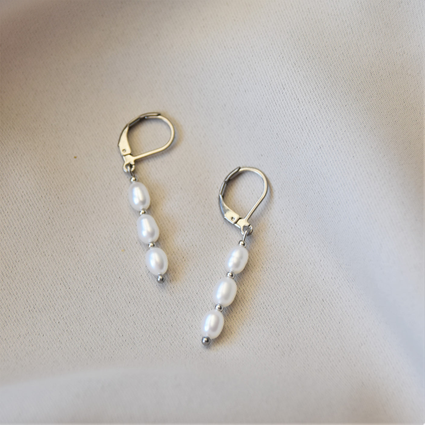Anna pearls earirngs