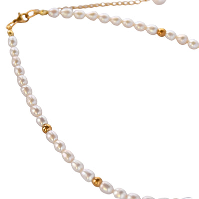 Classical freshwater pearls necklace with golden beads