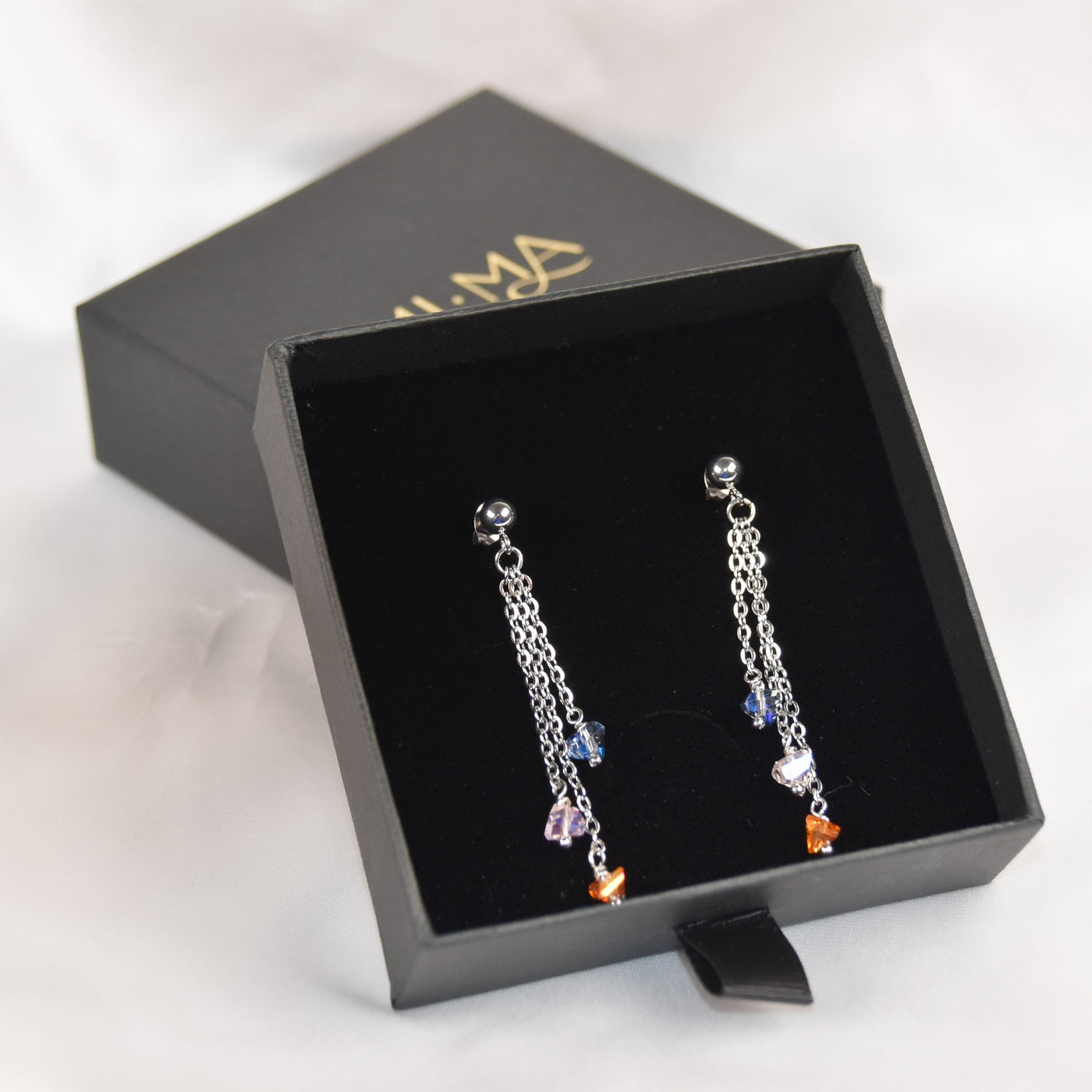 Earrings with colorful crystals